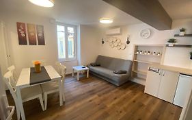 Jolly -Center Bright Apartment At Tartini Square